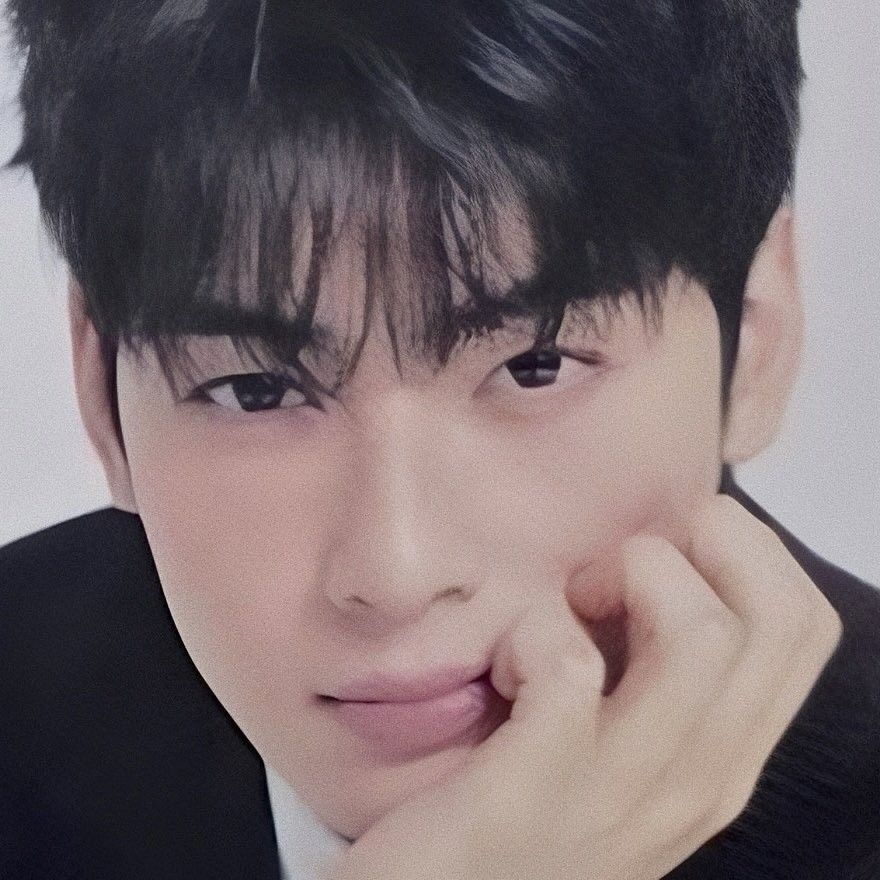 Foto terbaru dari Cha Eunwoo