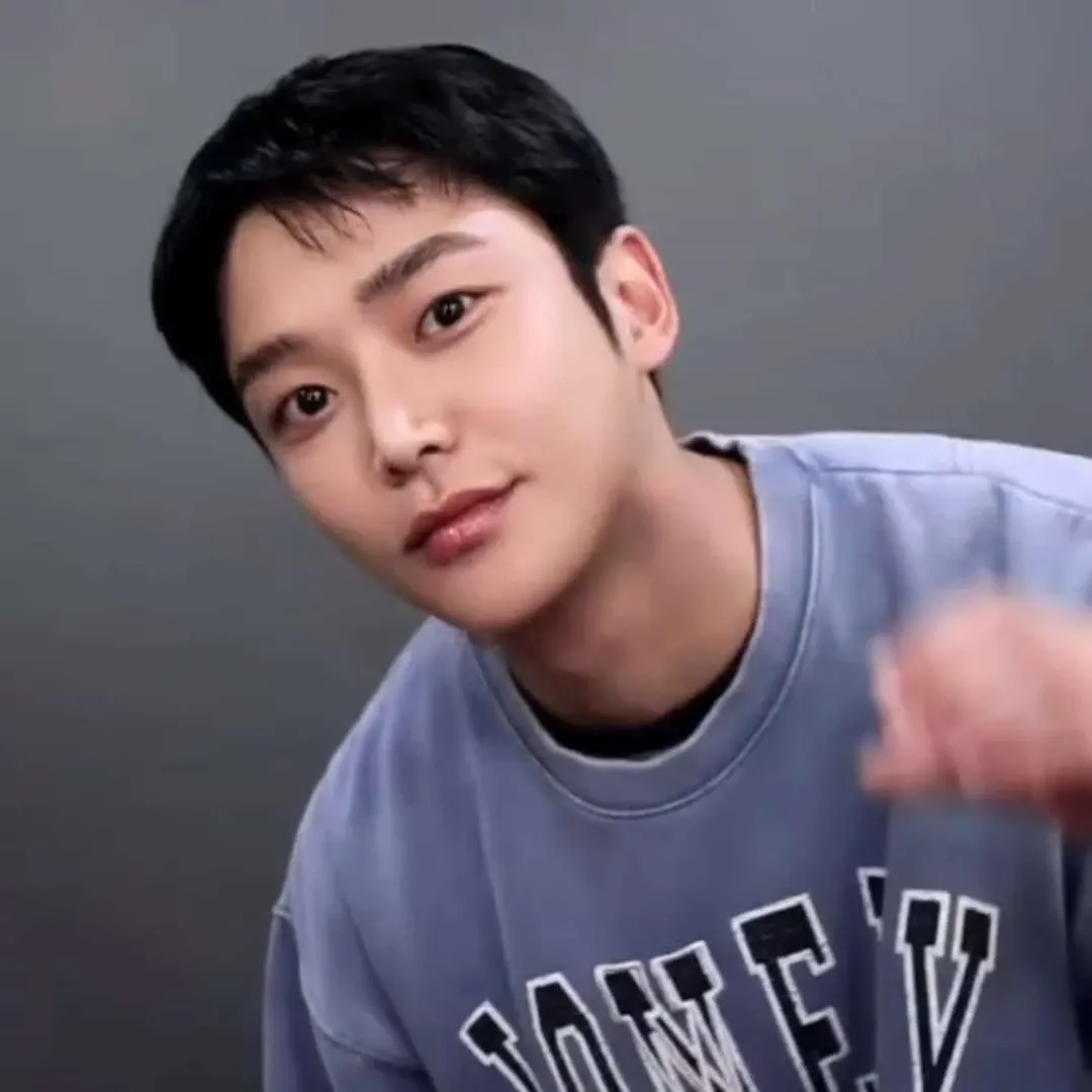 Momen yang diabadikan oleh penggemar Rowoon