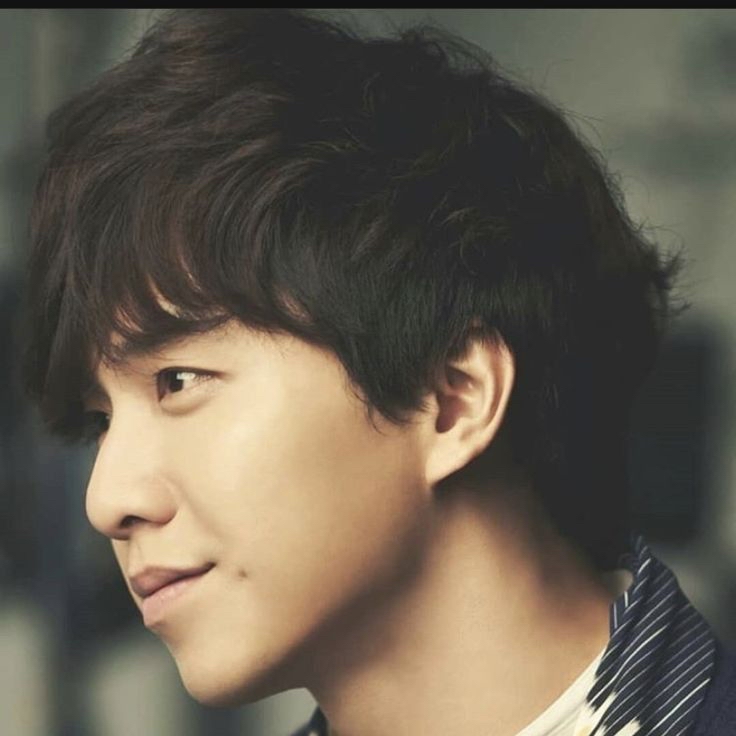 Latest photo of Lee Seunggi