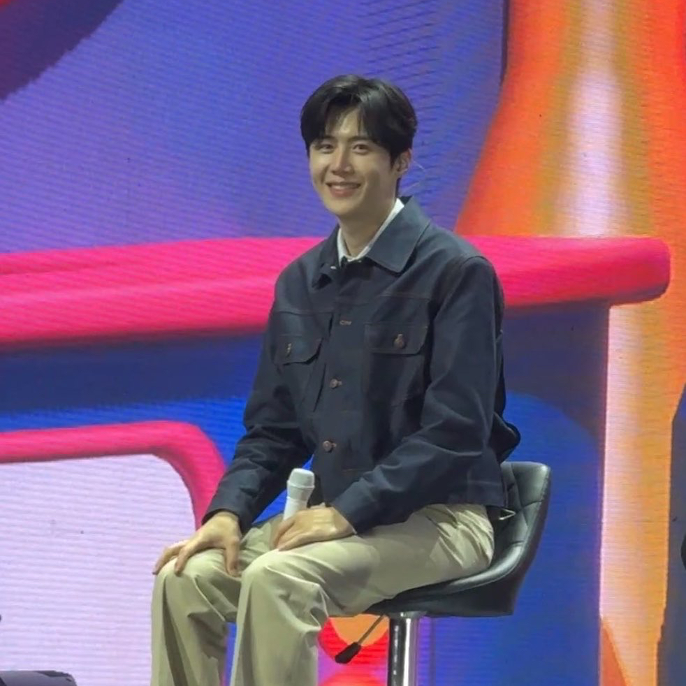 Behind-the-scenes cut of Kim Seonho