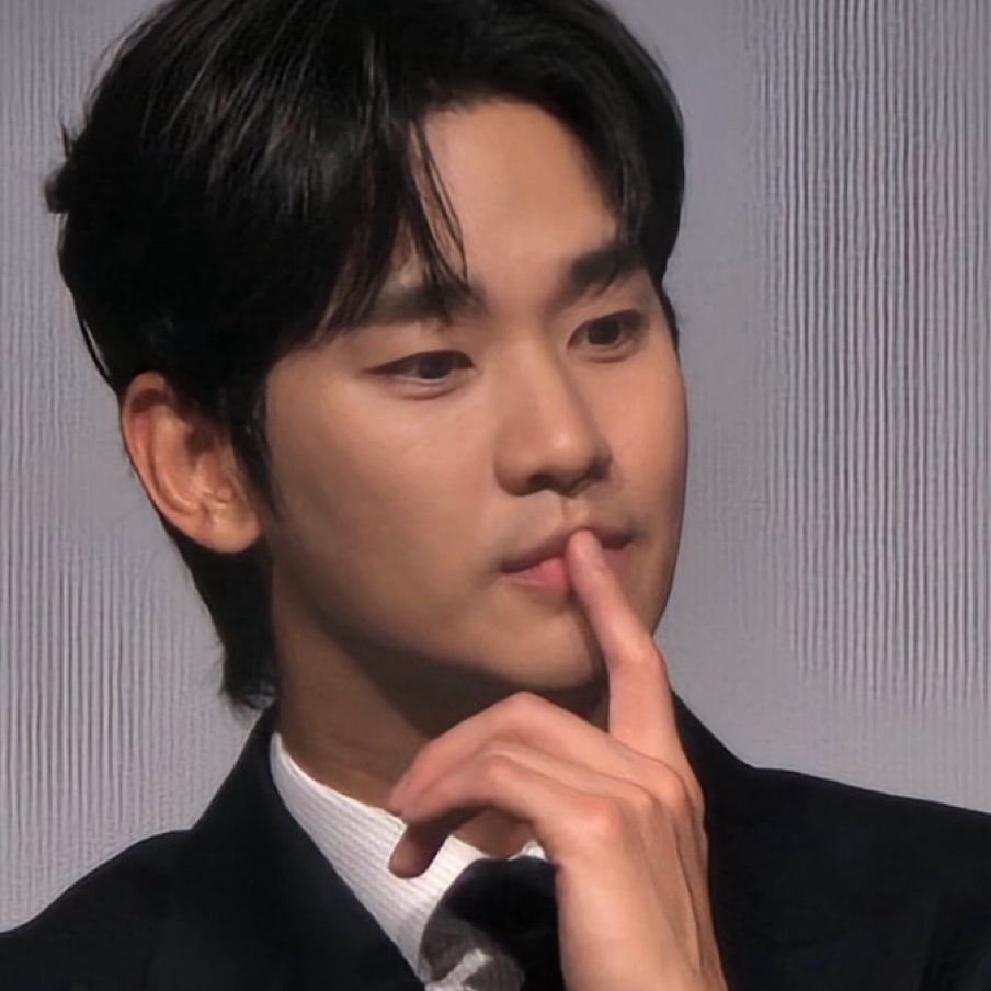 Behind-the-scenes cut of Kim Soohyun