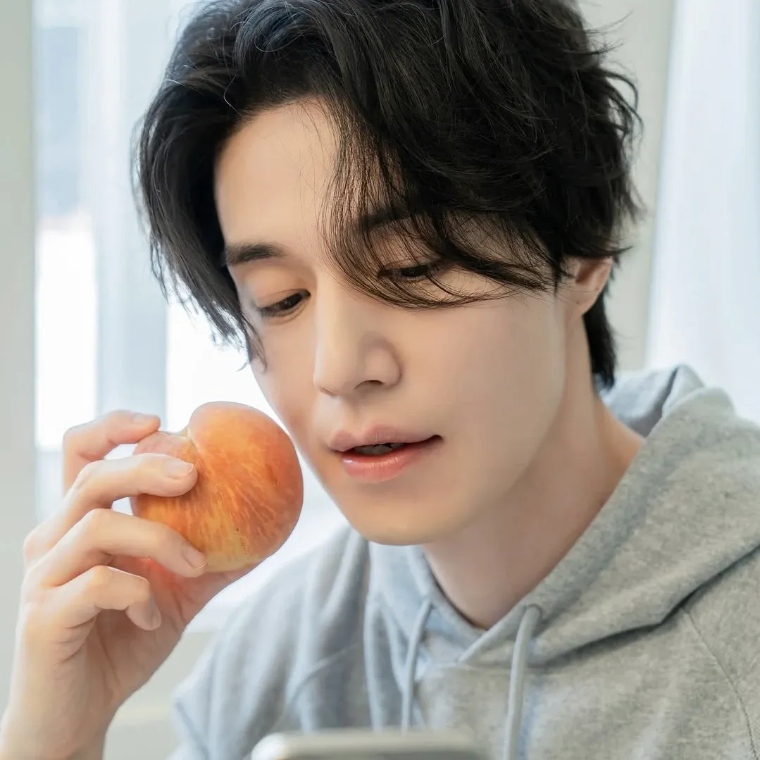 Latest photo of Lee Dongwook