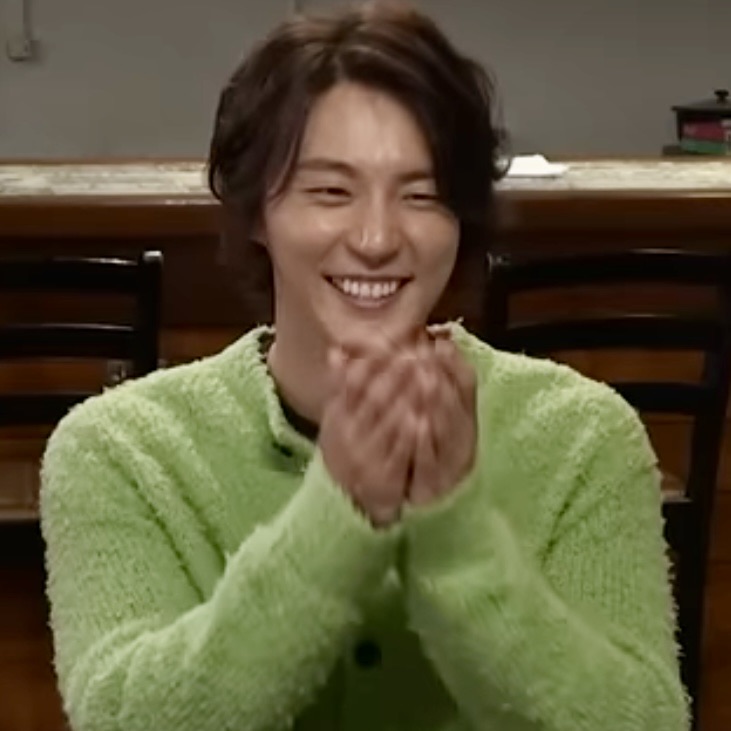 A moment captured by a fan of Yoon Shiyoon