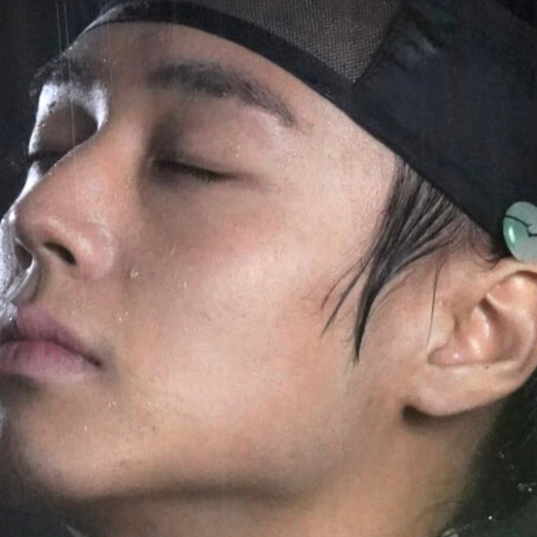 A moment captured by a fan of Park Jihoon