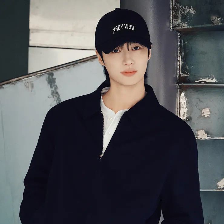 Behind-the-scenes cut of Byeon Wooseok