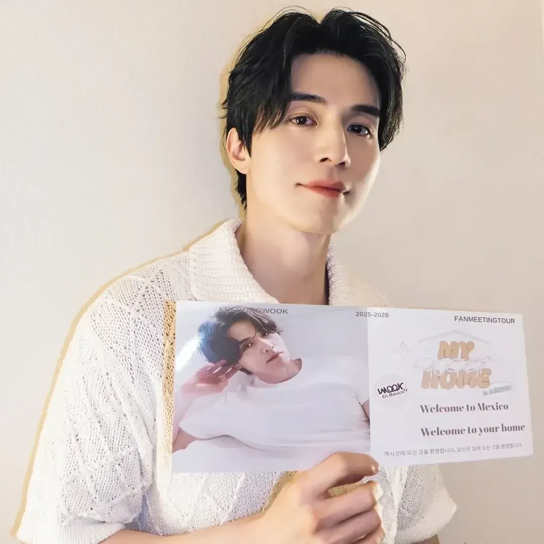 A moment captured by a fan of Lee Dongwook