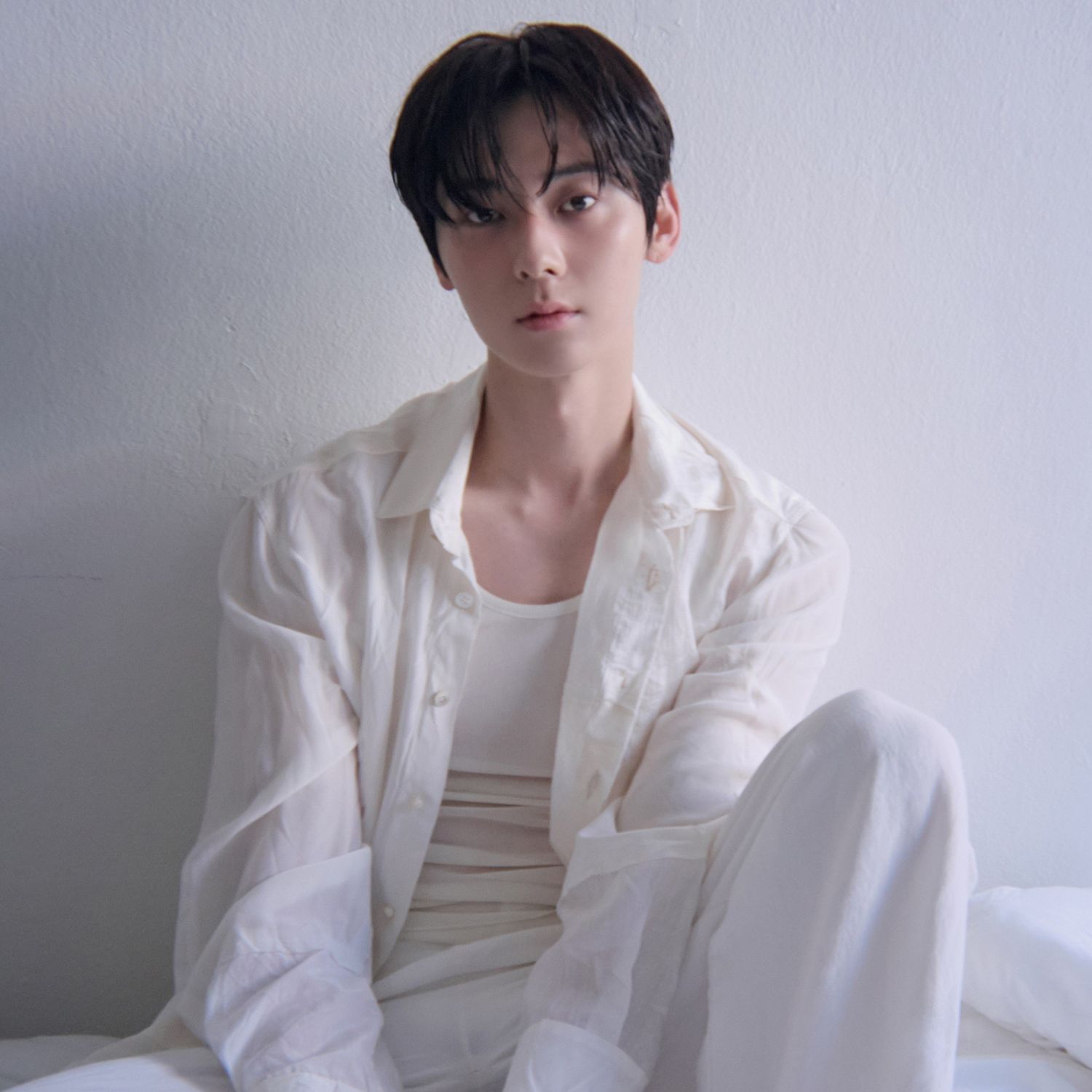 Behind-the-scenes cut of Hwang Minhyun