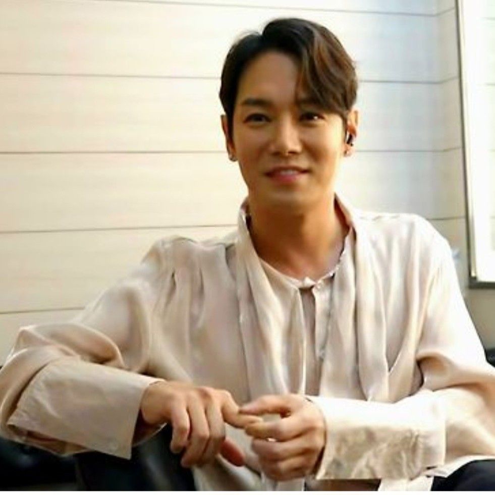 A moment captured by a fan of Hwanhee