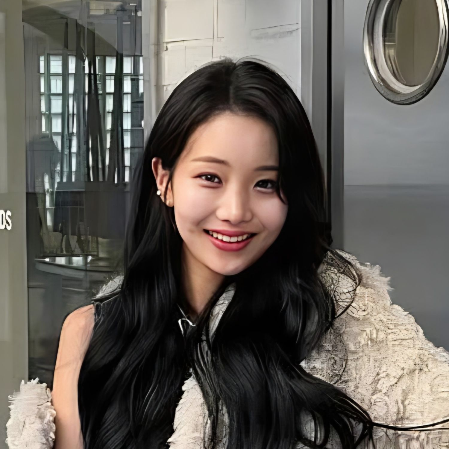 Behind-the-scenes cut of Kim Soyeon (2004)