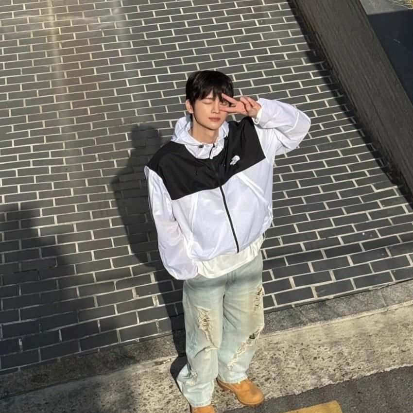 Momen yang diabadikan oleh penggemar Seo Inguk