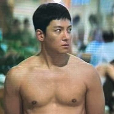 粉丝拍下的池昌旭瞬间