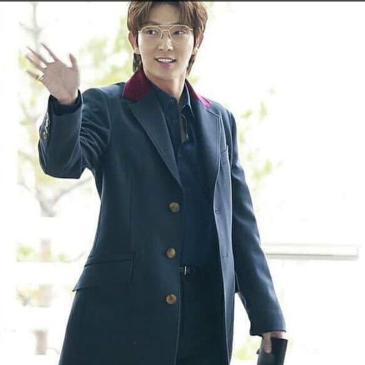 Behind-the-scenes cut of Lee Joongi