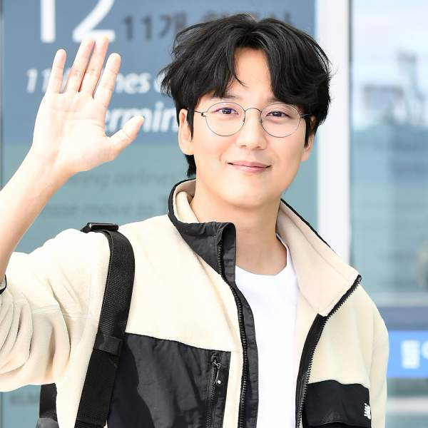 Behind-the-scenes cut of Kim Namgil