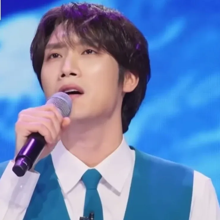 Recent activity shot of Choi Woojin