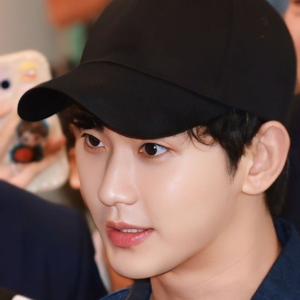 Recent activity shot of Kim Soohyun