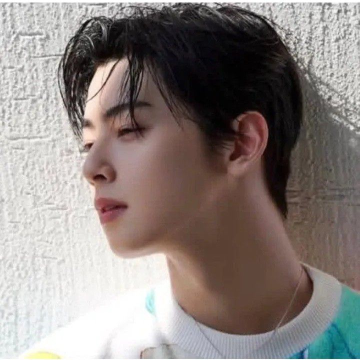 Latest photo of Cha Eunwoo