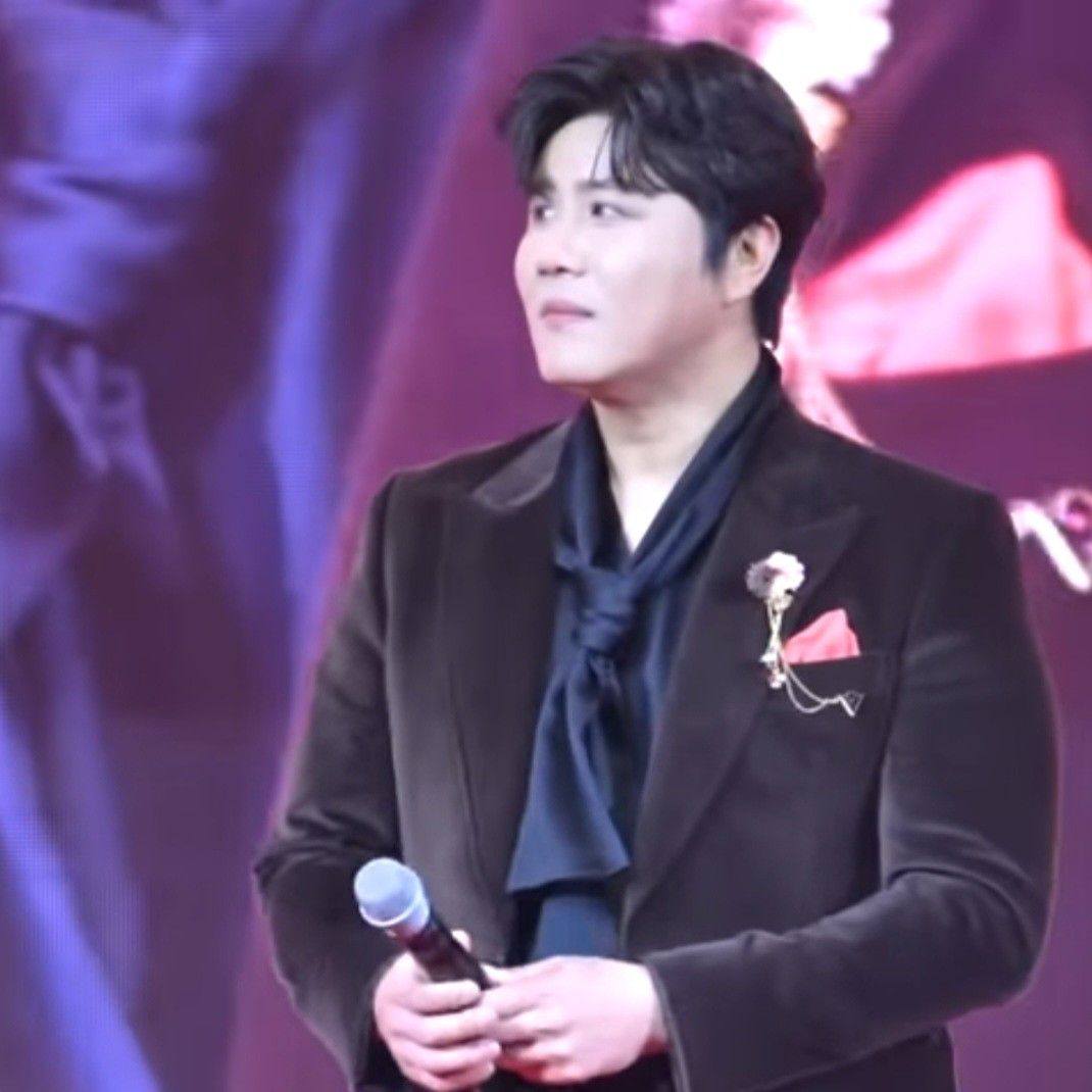 진해성의 비하인드 컷