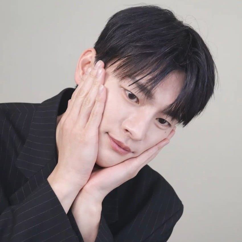 ソ・イングクの最近の活動ショット