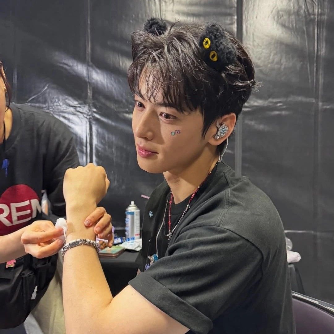 A moment captured by a fan of Cha Eunwoo