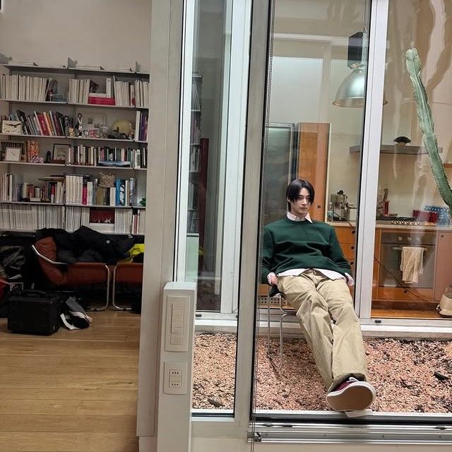 Behind-the-scenes cut of Byeon Wooseok