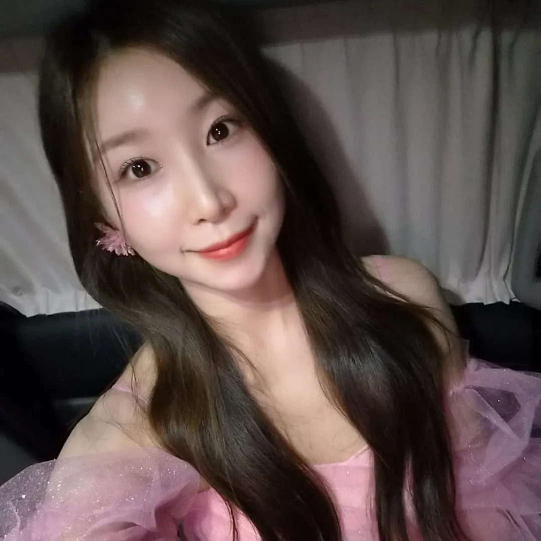 Latest photo of Lee Sona