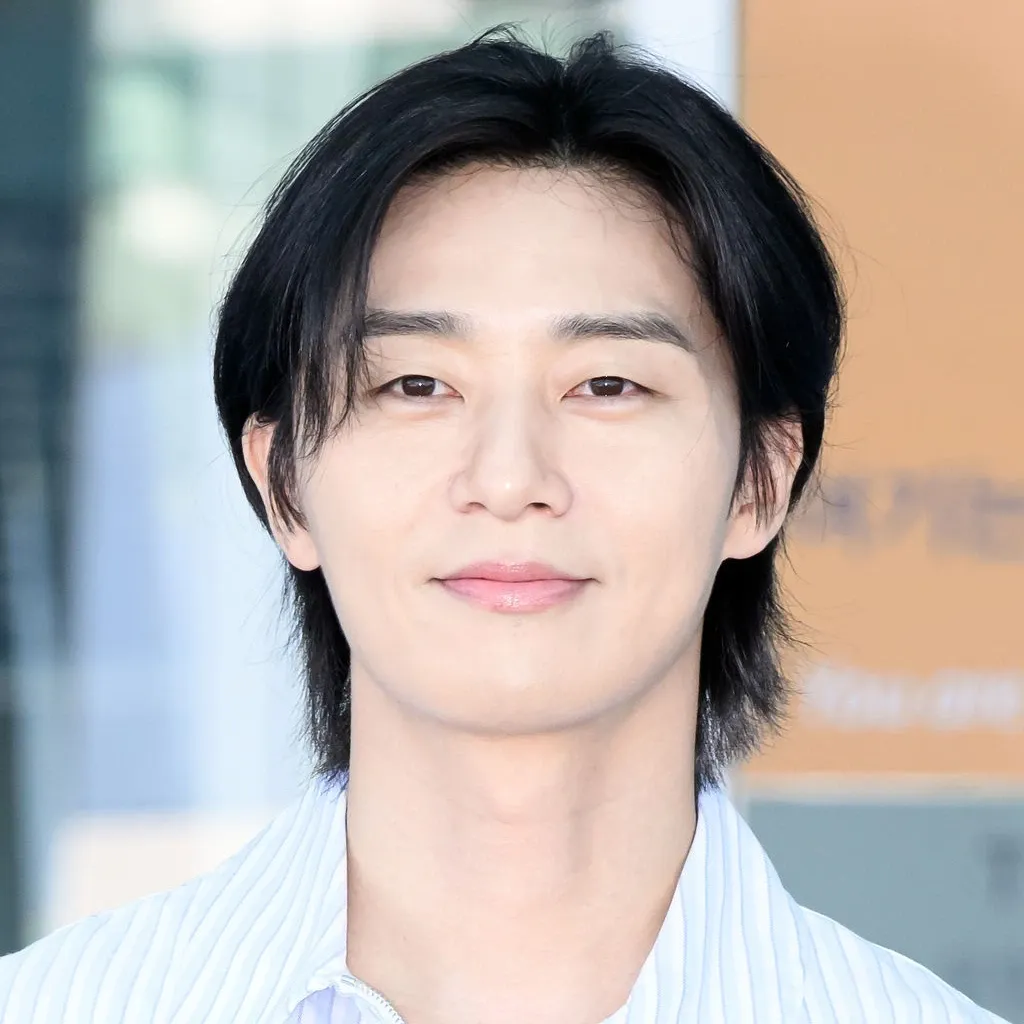 Recent activity shot of Park Seojoon