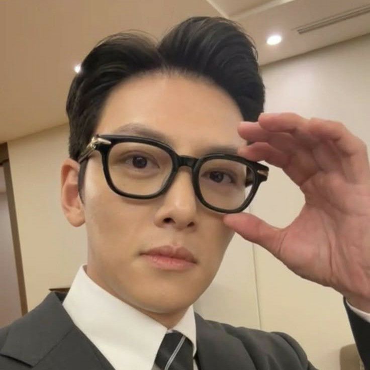 チ・チャンウクの最近の活動ショット