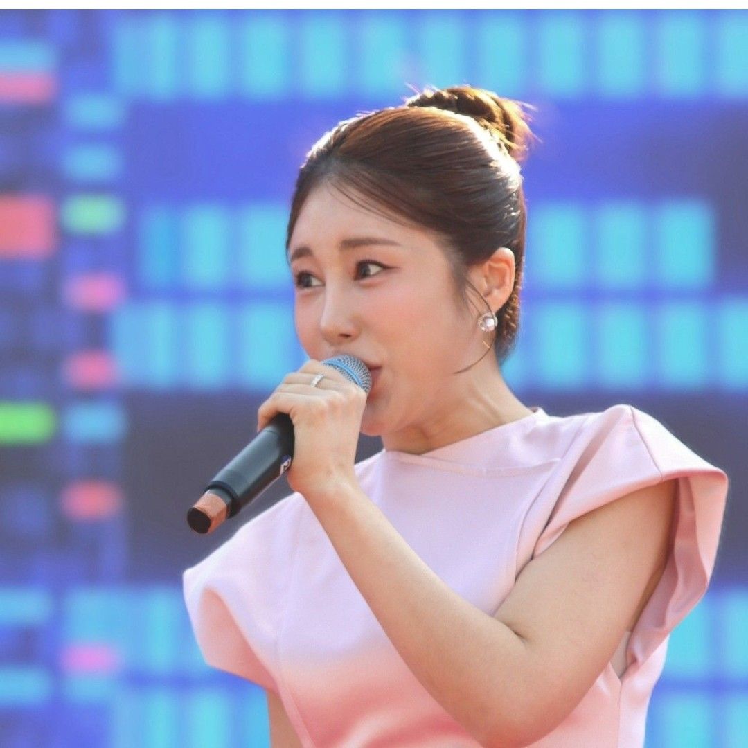 Cuplikan di balik layar dari Kim Soyou