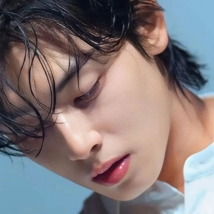 Recent activity shot of Cha Eunwoo