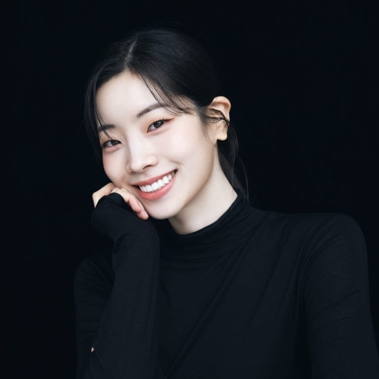 다현의 비하인드 컷