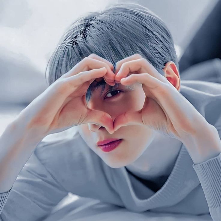 A moment captured by a fan of Cha Eunwoo