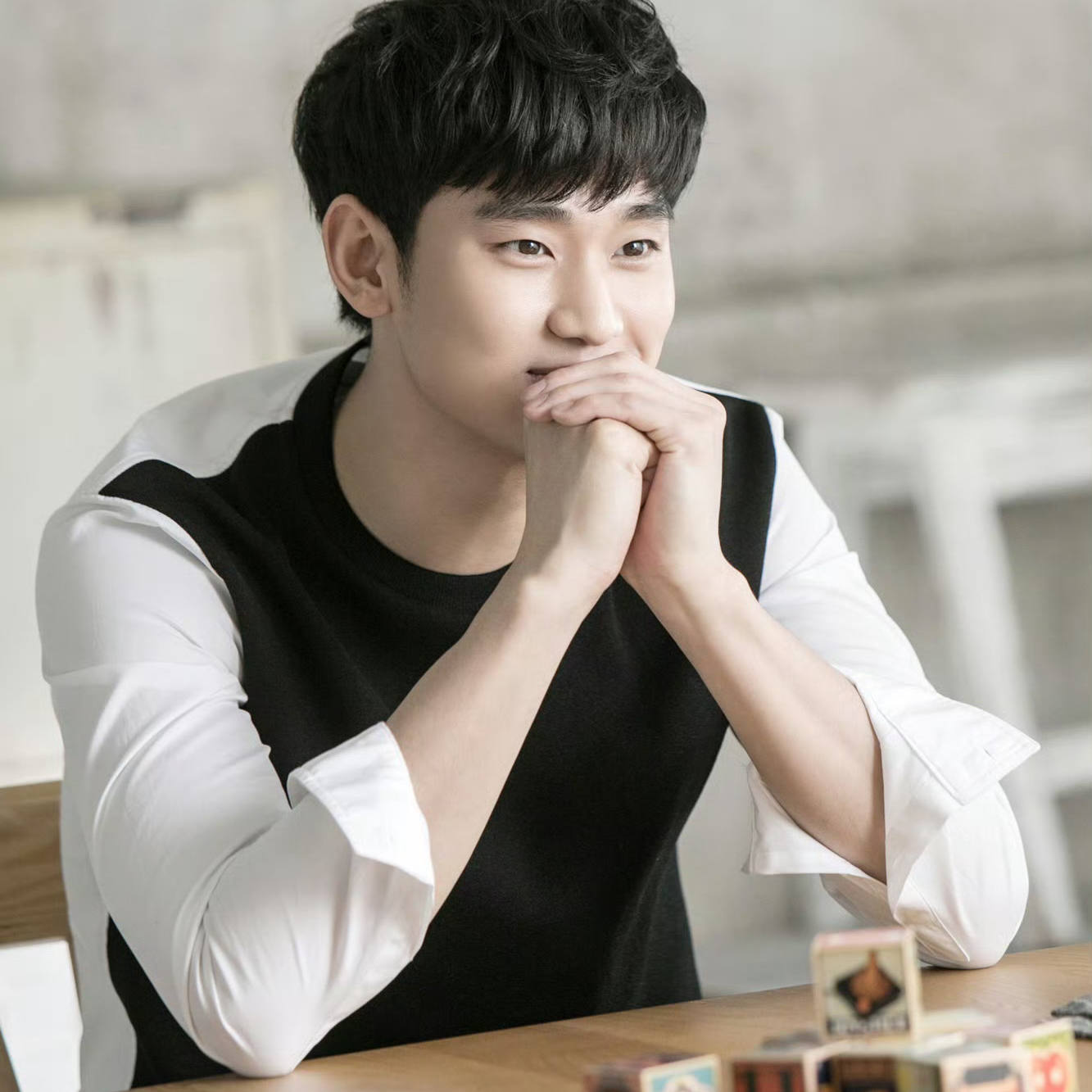 Behind-the-scenes cut of Kim Soohyun