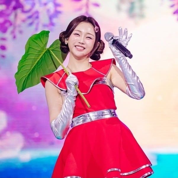 粉丝拍下的洪智允瞬间