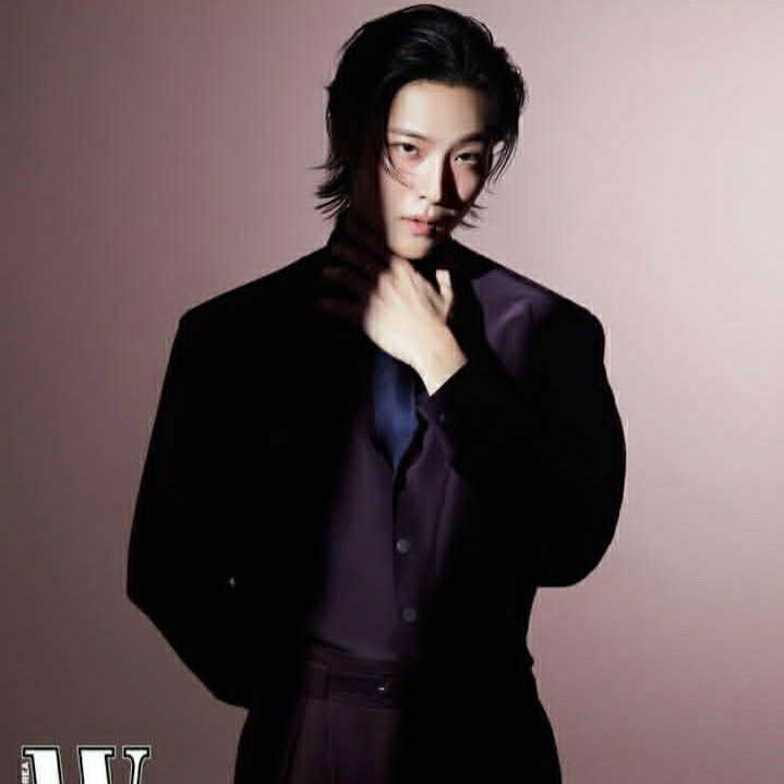 A moment captured by a fan of Lee Jongwon