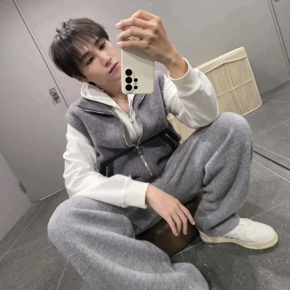 김희재의 비하인드 컷