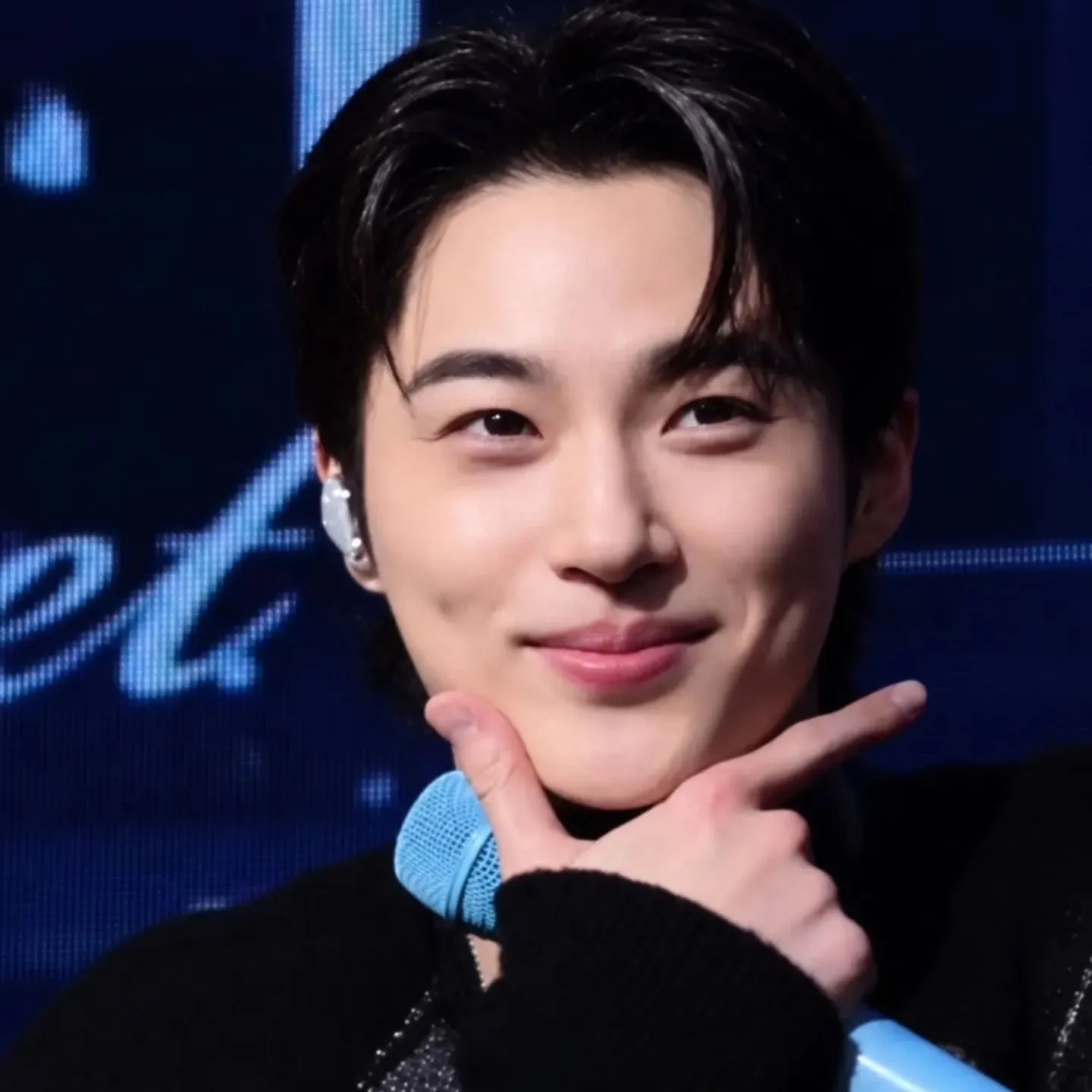 Behind-the-scenes cut of Byeon Wooseok
