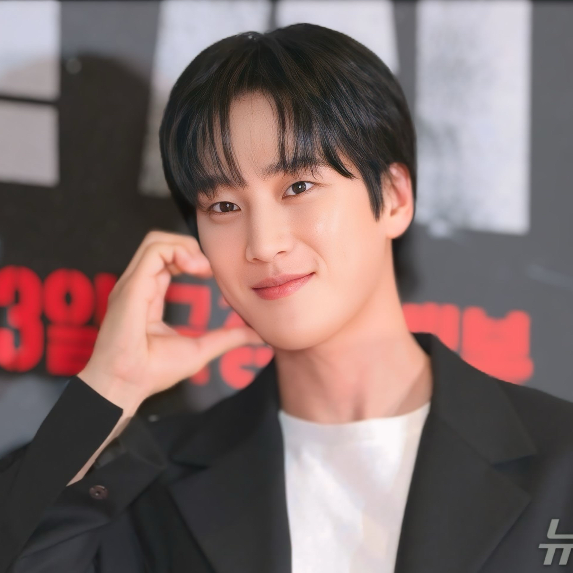 Behind-the-scenes cut of Ahn Bohyun