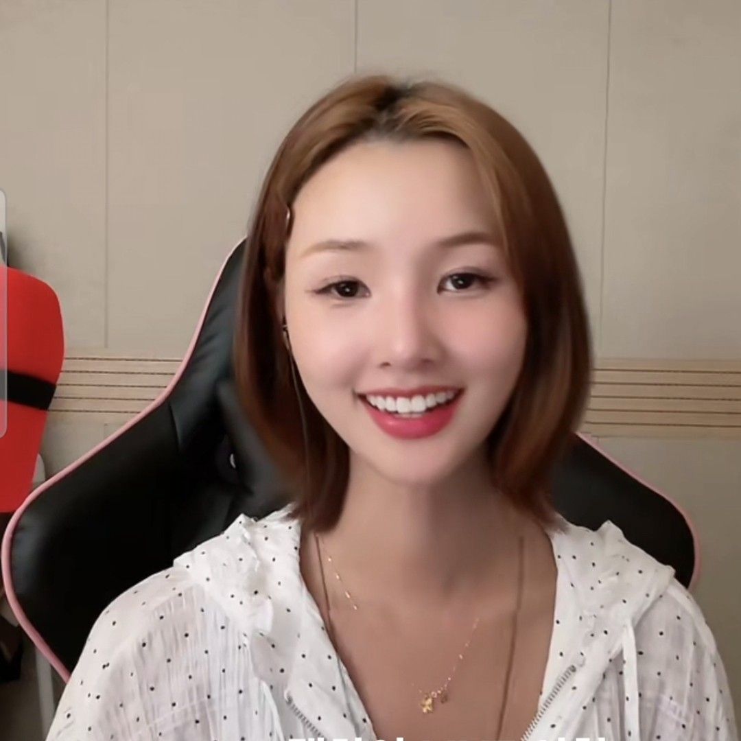 A moment captured by a fan of Hwang WooLim