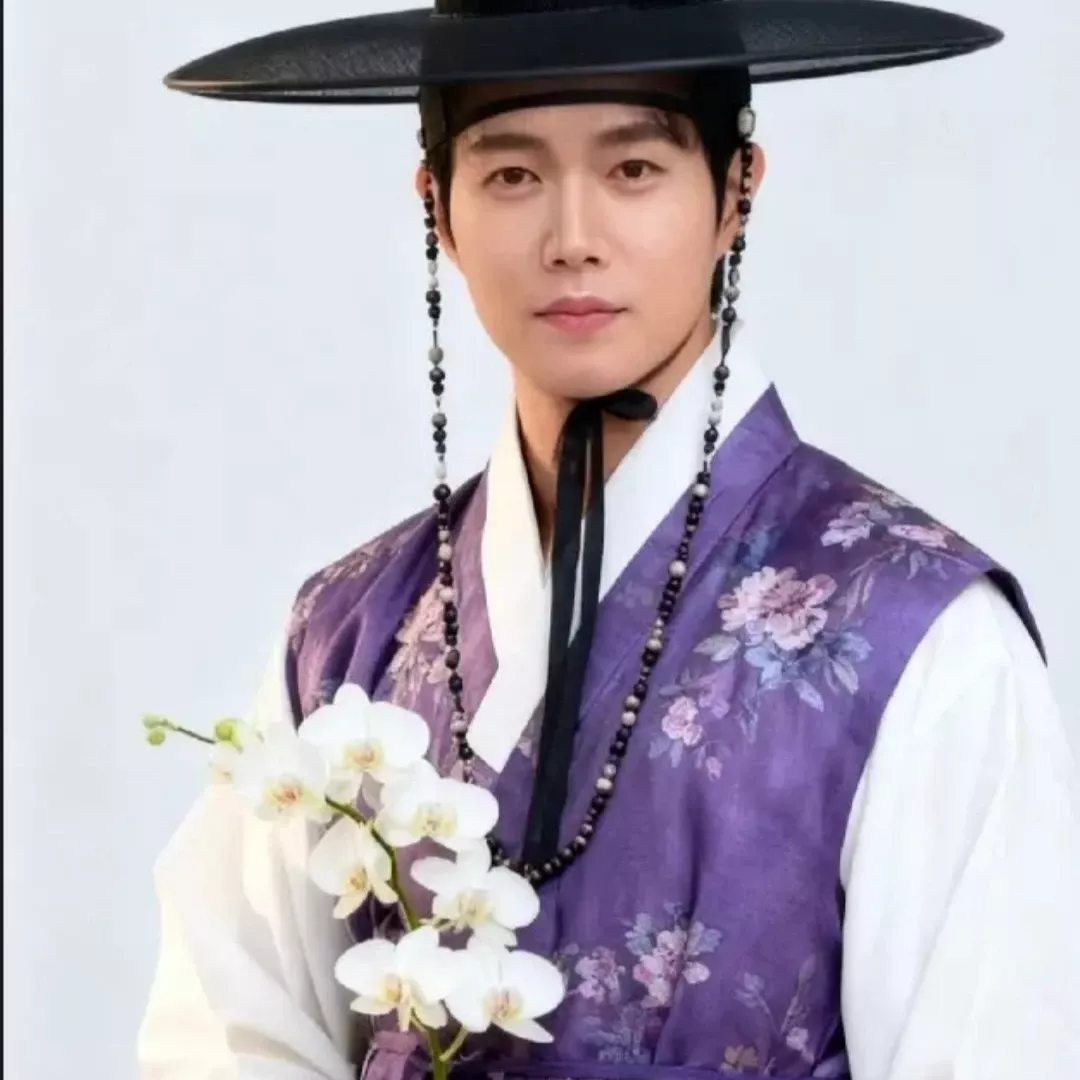 Foto terbaru dari Son Taejin