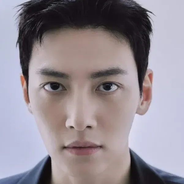 Behind-the-scenes cut of Ji Changwook