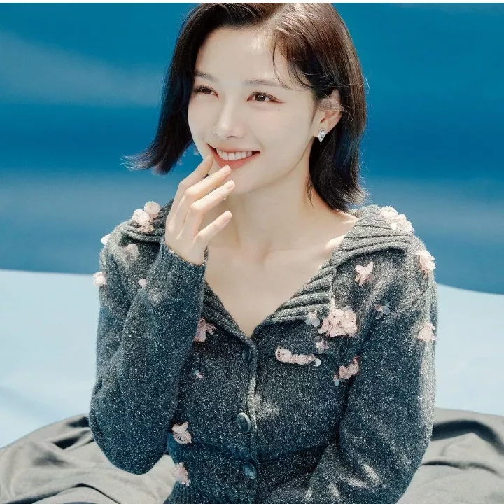 Behind-the-scenes cut of Kim Youjung