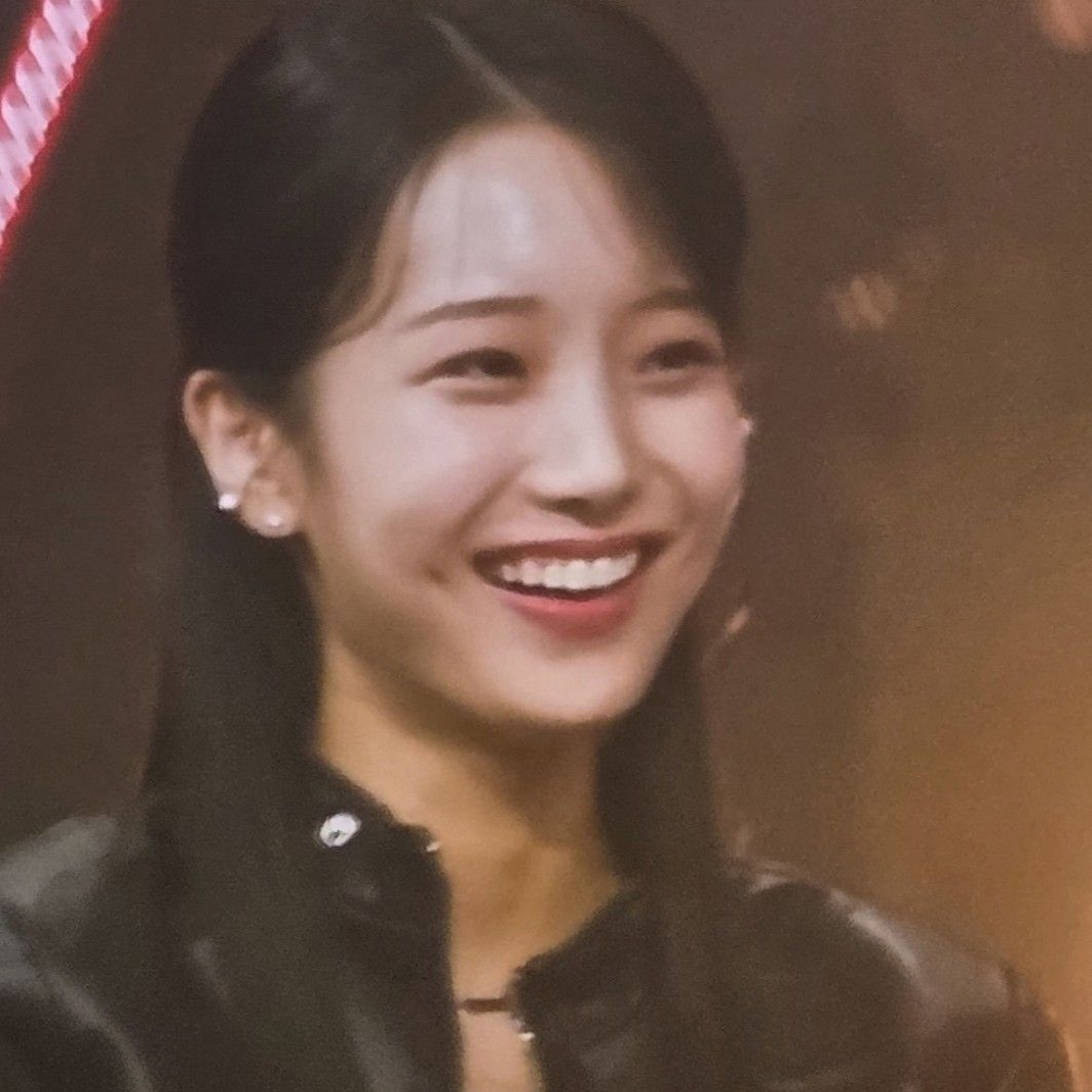 A moment captured by a fan of Kim Soyeon (2004)