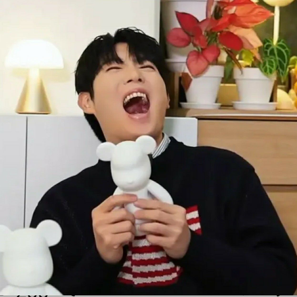 Latest photo of Son Taejin