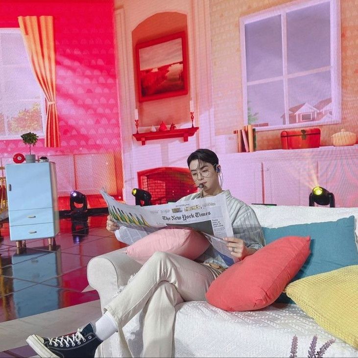 A moment captured by a fan of Cha Eunwoo