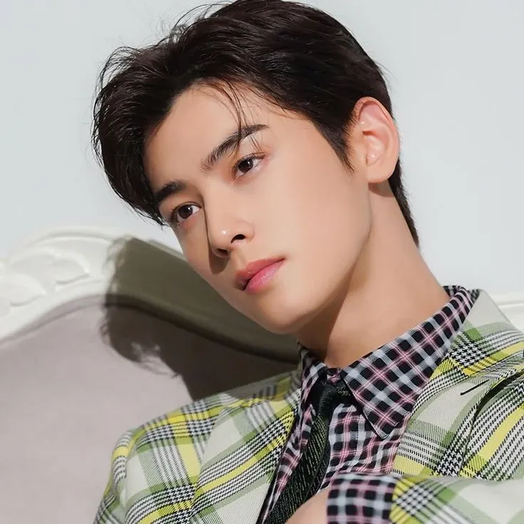 Foto terbaru dari Cha Eunwoo