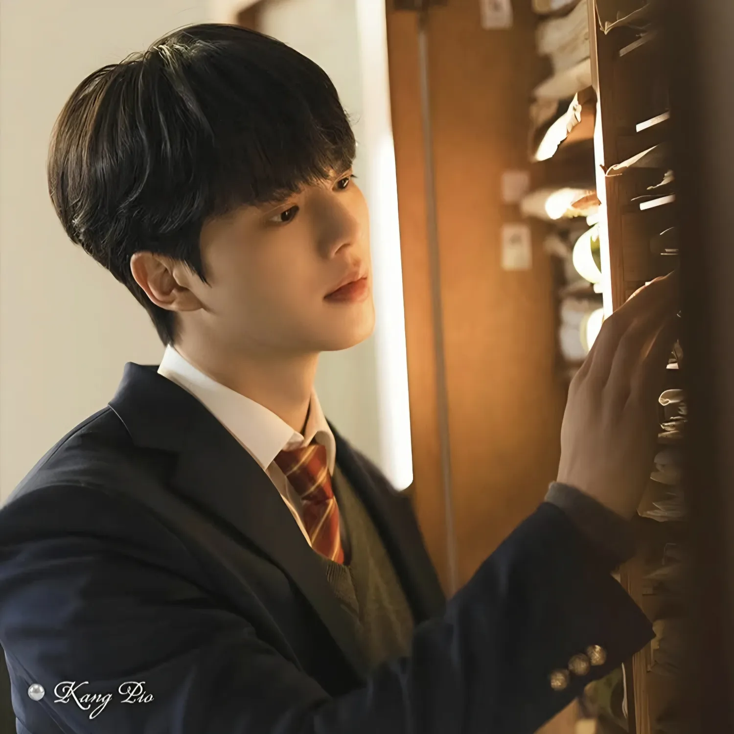 Behind-the-scenes cut of Song Kang