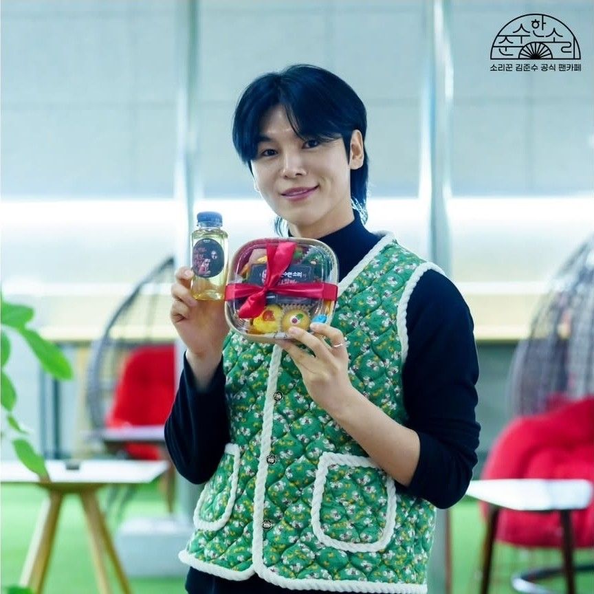 A moment captured by a fan of Kim Junsu (1991)