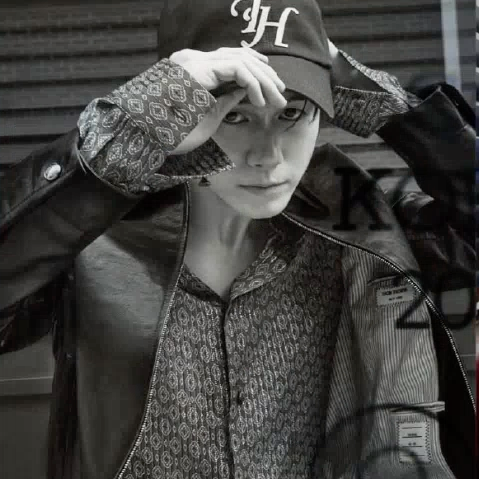 粉絲拍下的邕聖祐瞬間