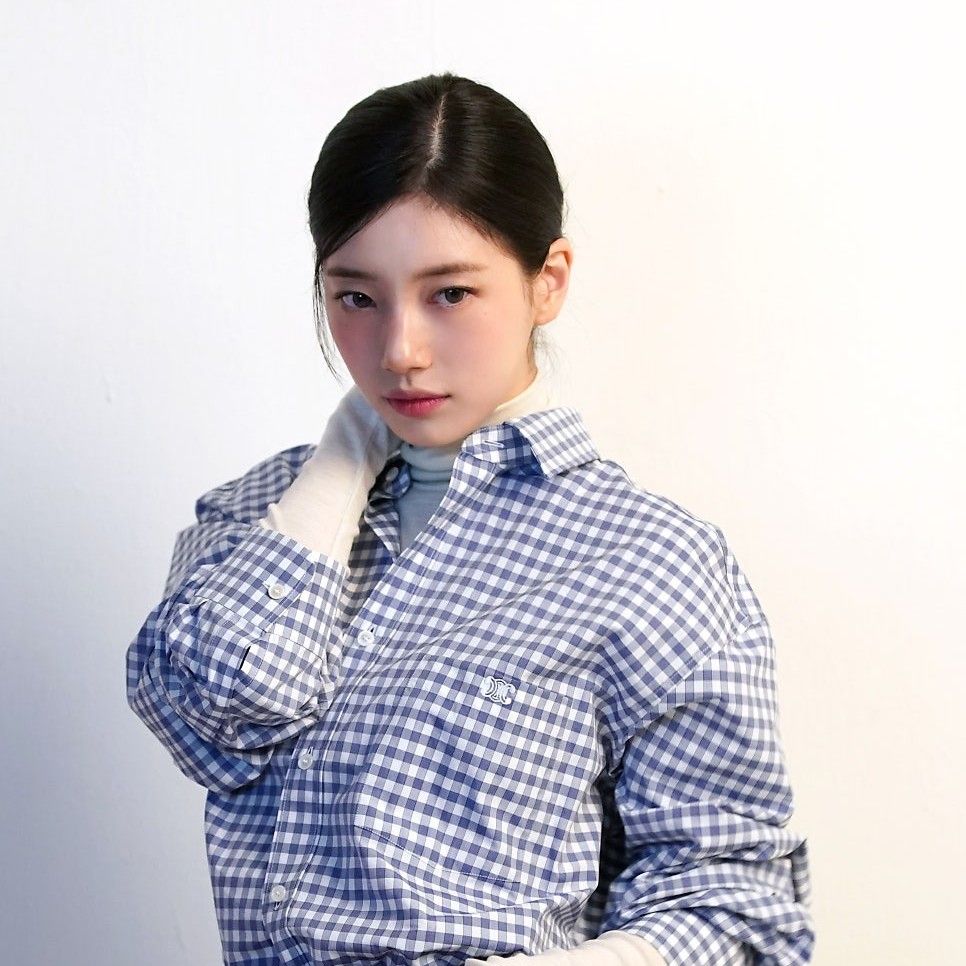 A moment captured by a fan of Bae Suzy