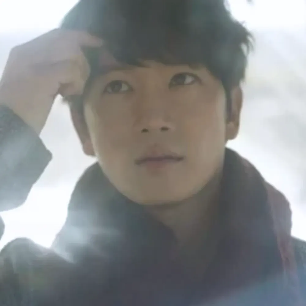 A moment captured by a fan of Ji Sung